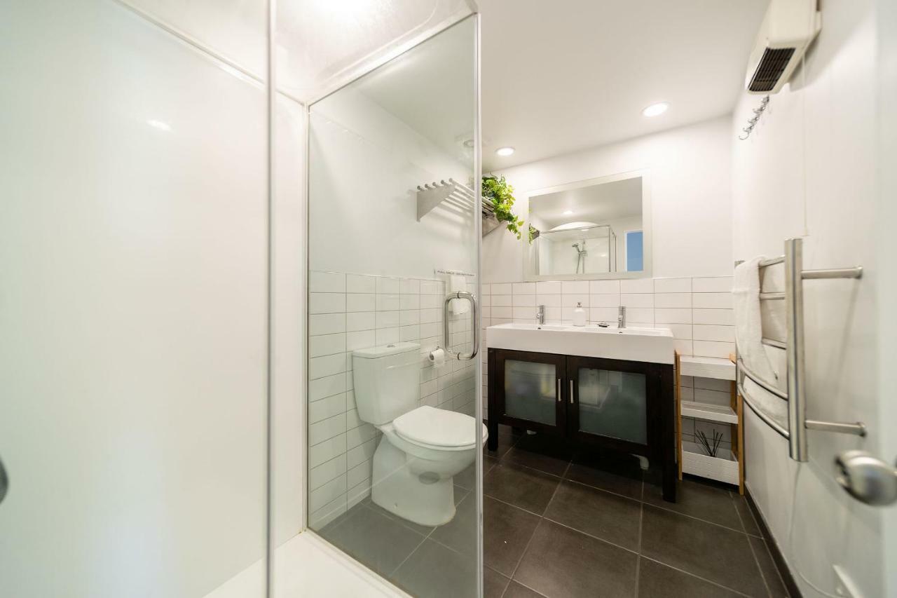 Central, Modern Loft Style Home - 2 Min Walk From Town Квінстаун Екстер'єр фото